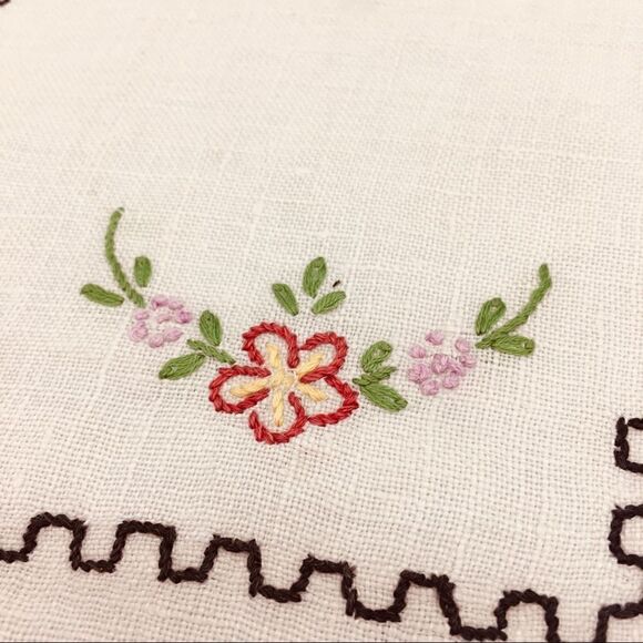 Vintage Floral Embroidered Crochet Lace Trim Linen Doily Rectangle Dresser Scarf - Picture 8 of 14